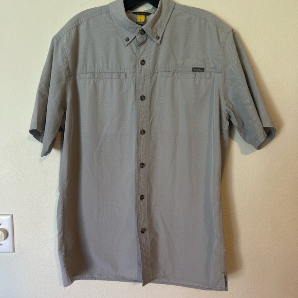 Eddie Bauer Men's Size Medium Travex Free Dry Short Sleeve Button Down Shirt - Picture 1 of 10